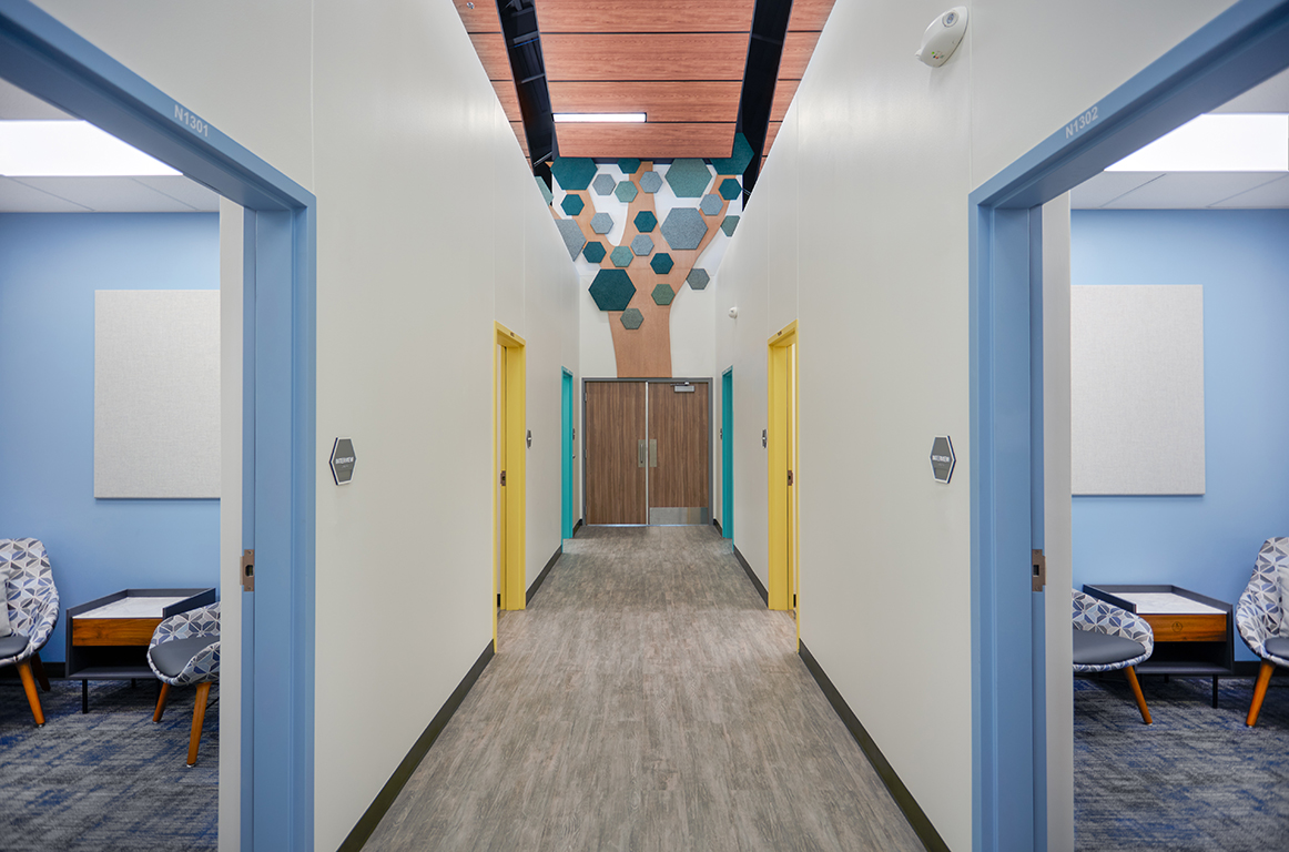 2860-01_WILCO-Childrens-Advocacy-Center_Patient-Room-2_x768